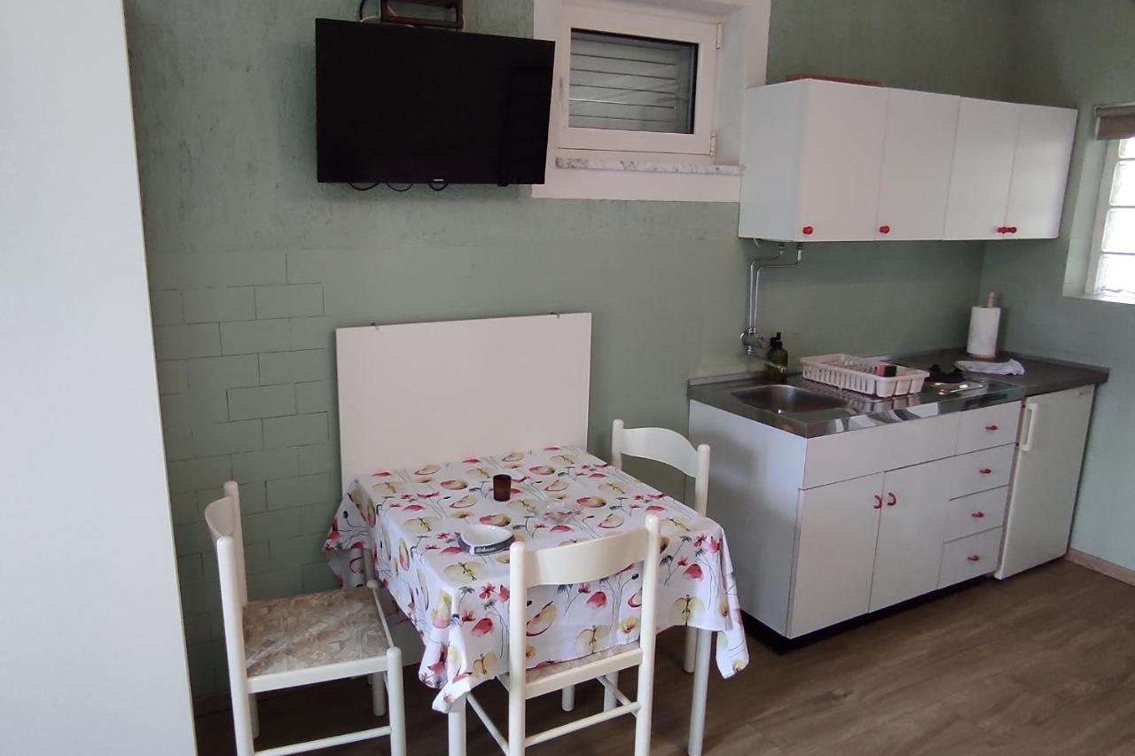 Studio Punat 5410a Luaran gambar